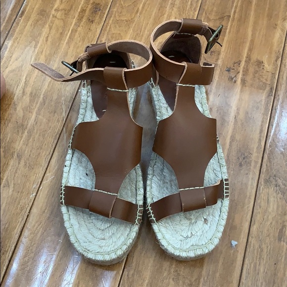 SOLUDOS SANDALS